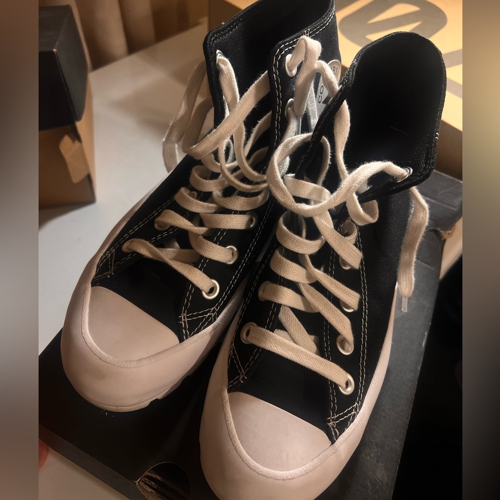 Converse - Picture 3 of 3